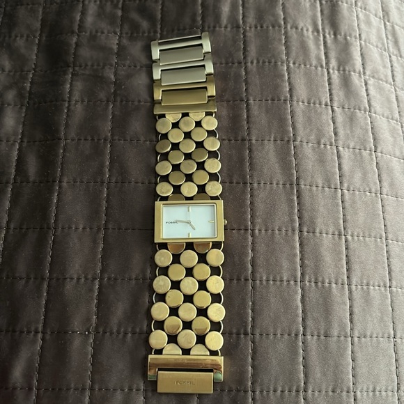 Gold Fossil Watch - Picture 5 of 8